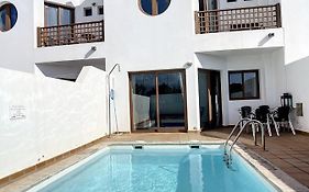 Villa Rosa Gadis